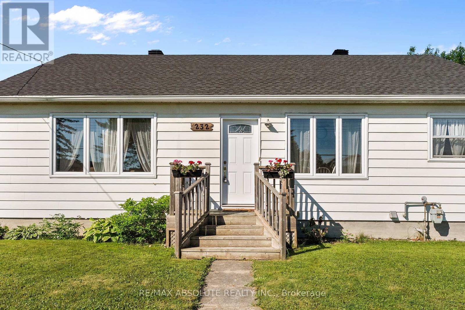 232 Alicia Street, Arnprior, Ontario  K7S 1H2 - Photo 2 - X13470212