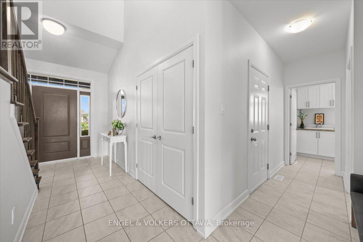 110 Pioneer Road, Russell, Ontario  K4R 0C9 - Photo 2 - X13470218
