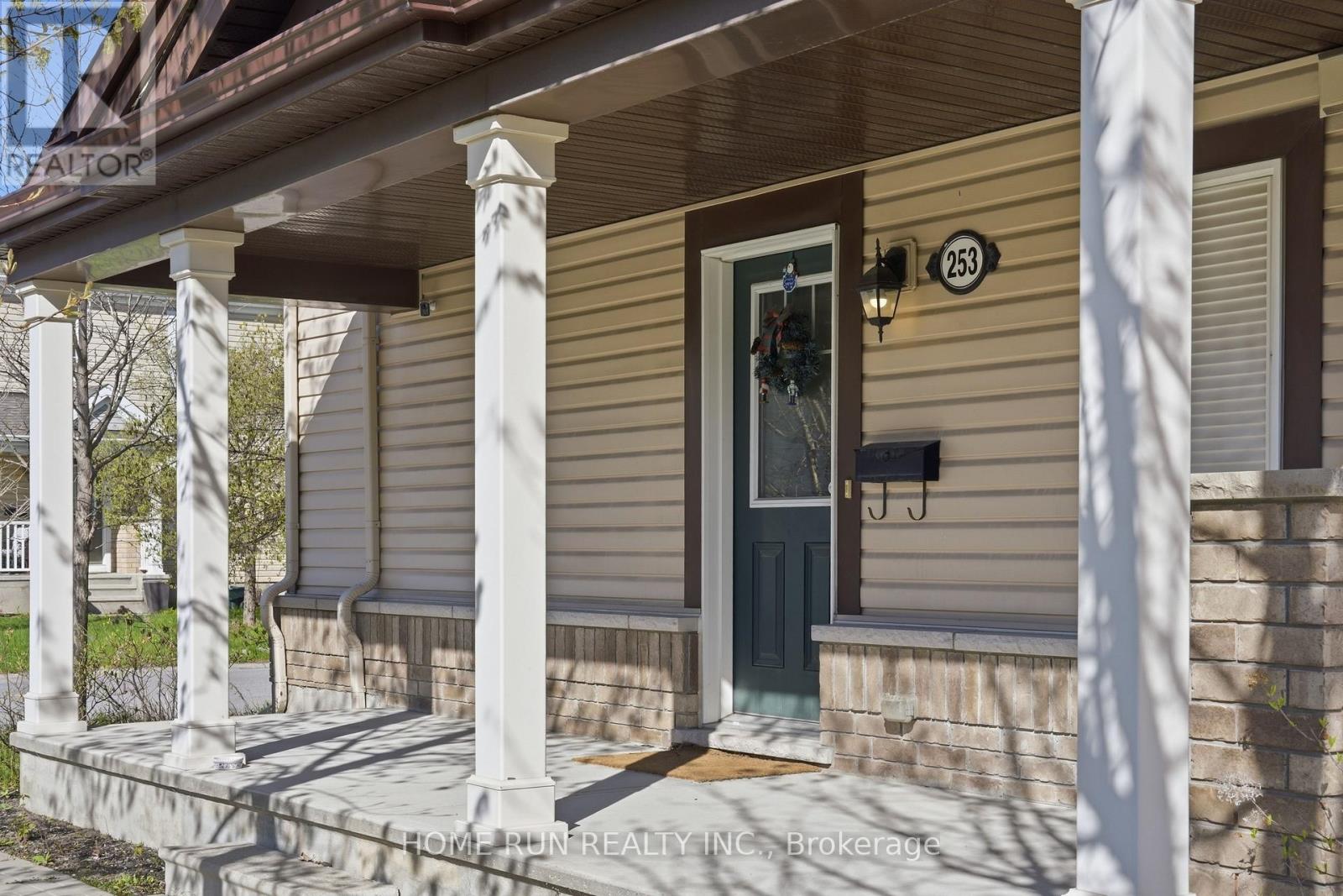 253 Cayman Road, Ottawa, Ontario  K2S 0N7 - Photo 2 - X13470272