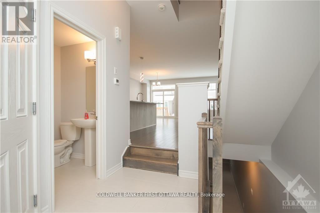 144 Angelonia Crescent, Ottawa, Ontario  K1T 0Y5 - Photo 2 - X13470308