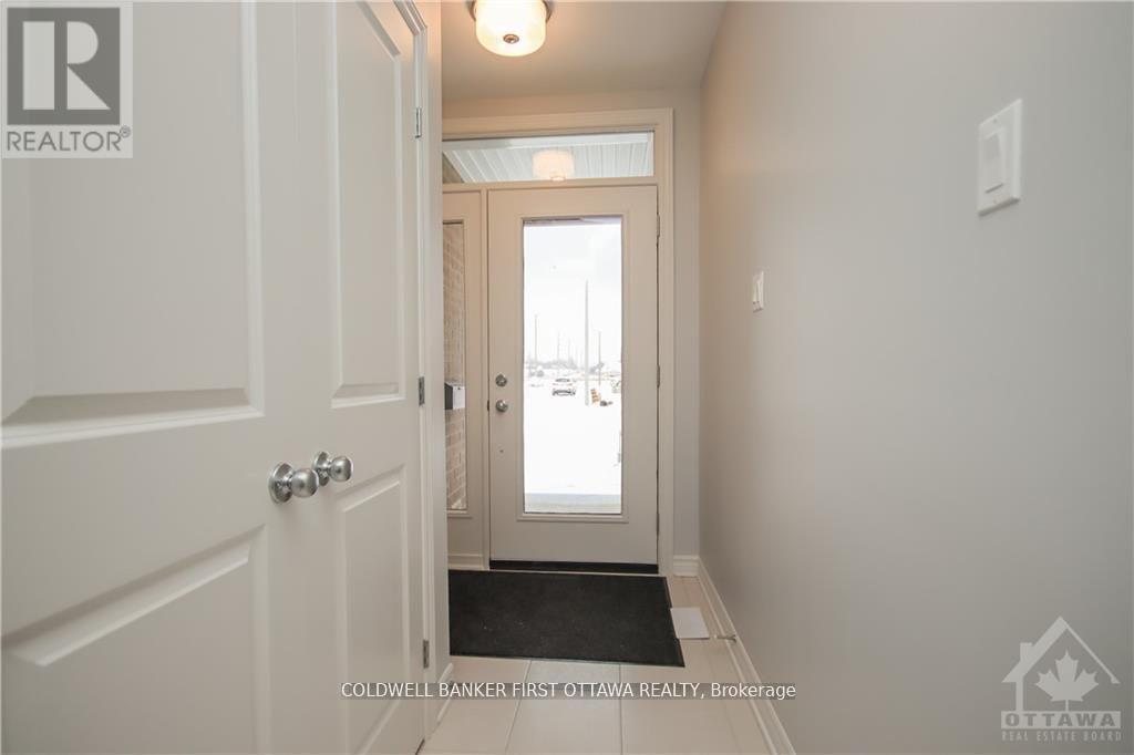 144 Angelonia Crescent, Ottawa, Ontario  K1T 0Y5 - Photo 3 - X13470308