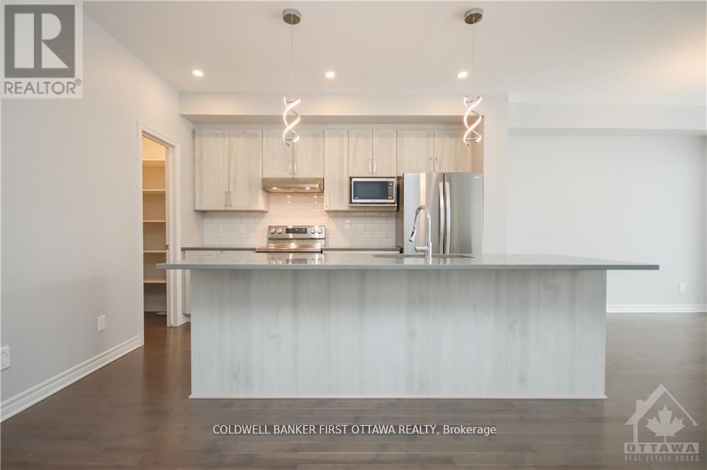 144 Angelonia Crescent, Ottawa, Ontario  K1T 0Y5 - Photo 4 - X13470308