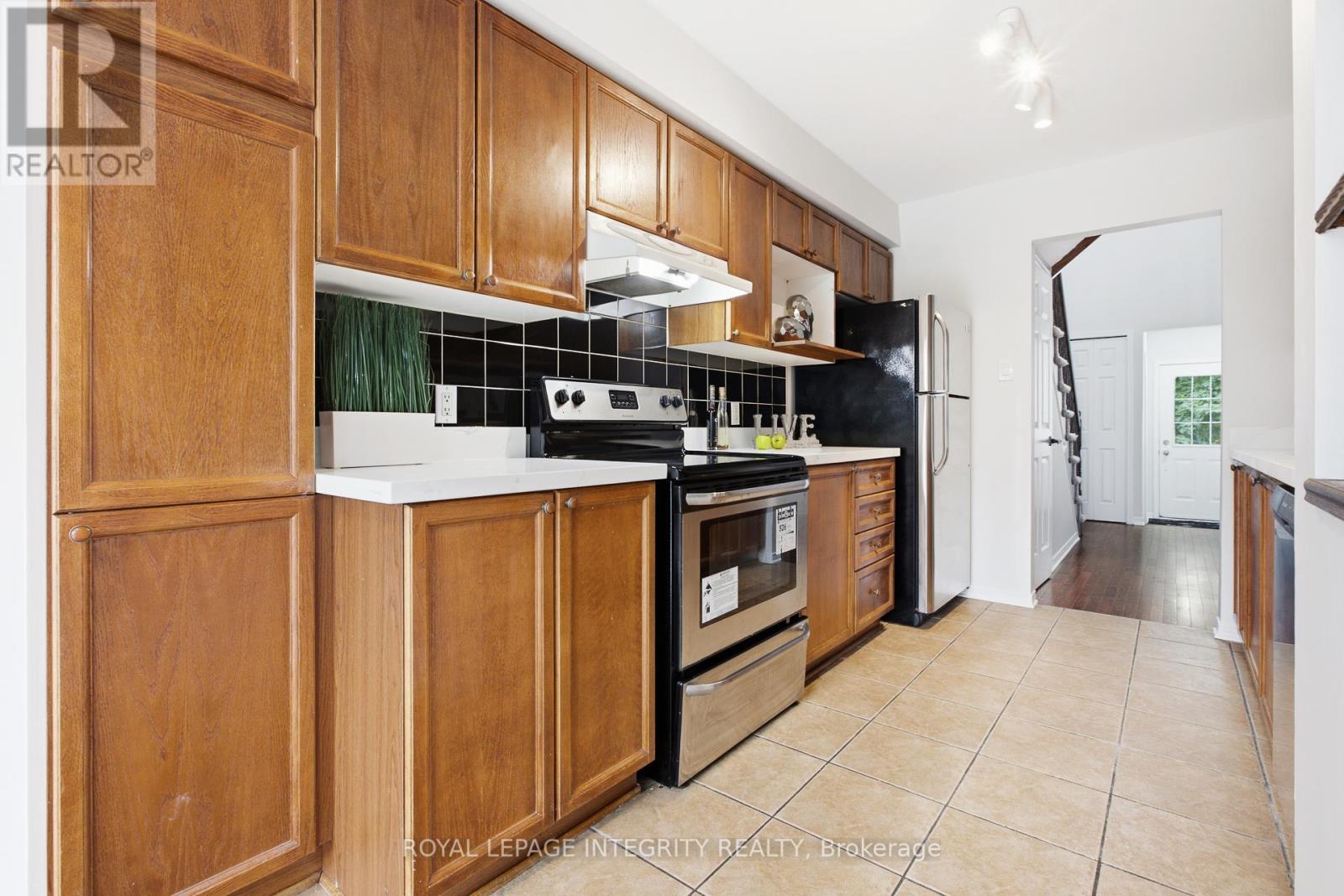 92 Inverkip Avenue, Ottawa, Ontario  K1T 4C3 - Photo 13 - X13470414