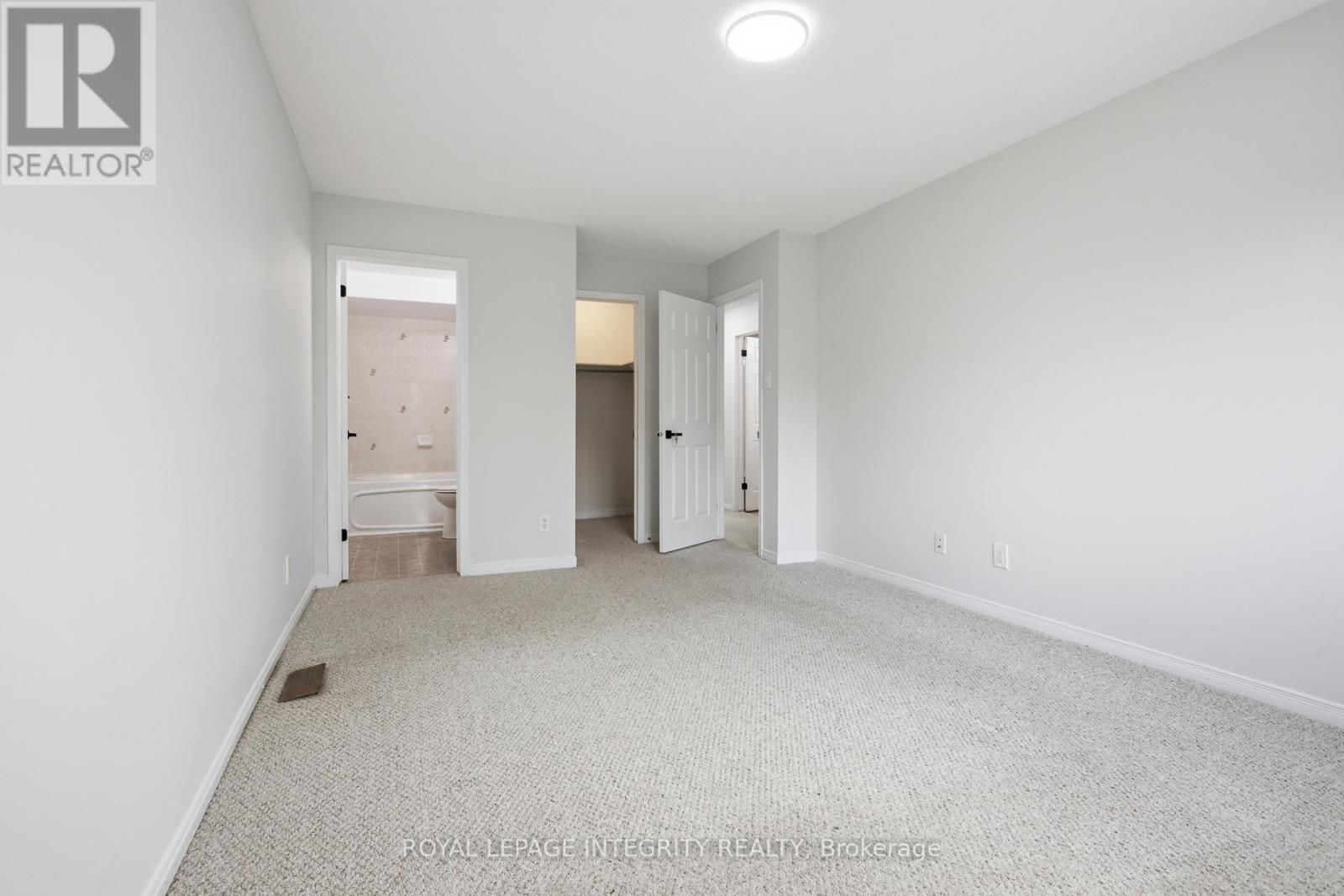 92 Inverkip Avenue, Ottawa, Ontario  K1T 4C3 - Photo 18 - X13470414