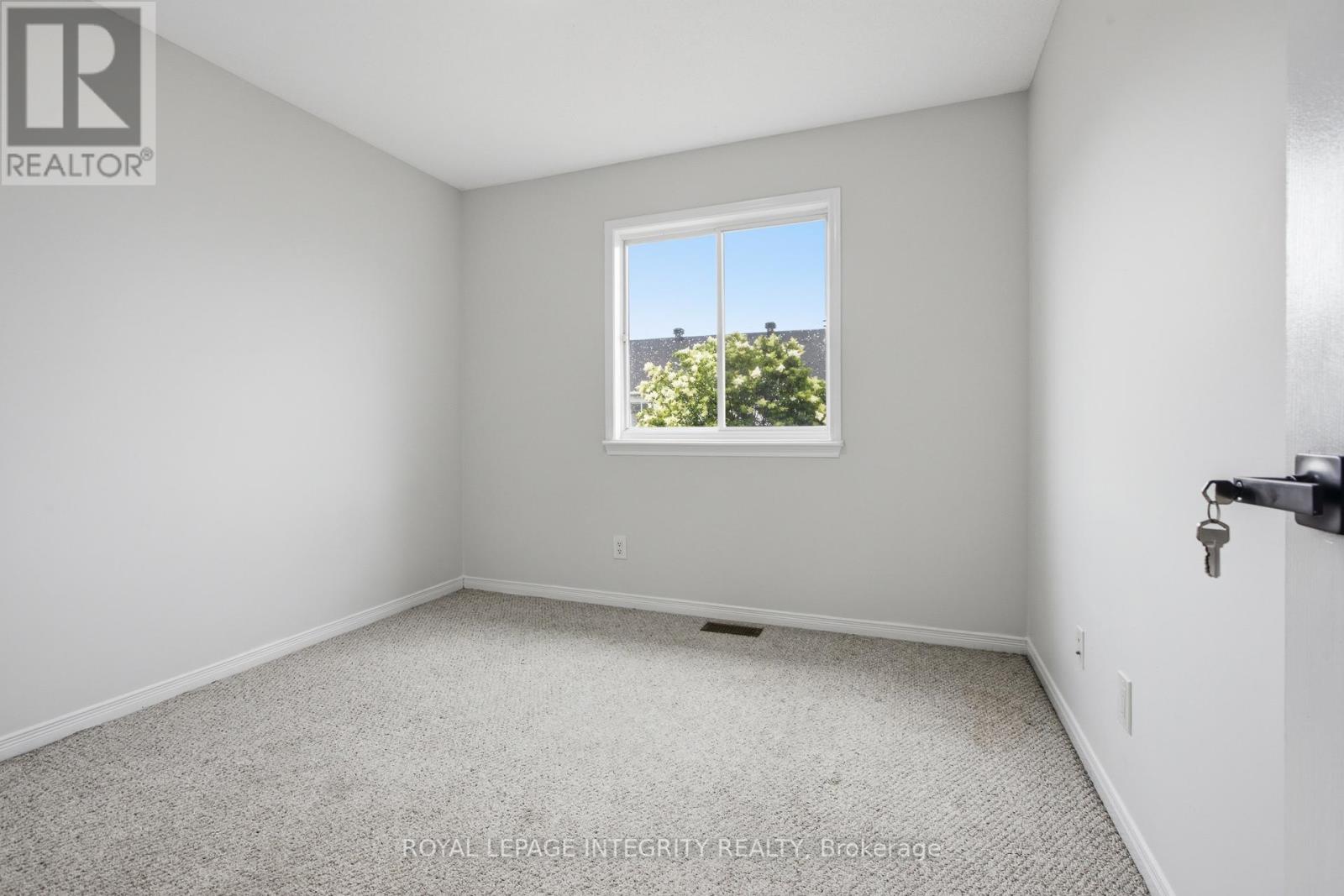 92 Inverkip Avenue, Ottawa, Ontario  K1T 4C3 - Photo 24 - X13470414