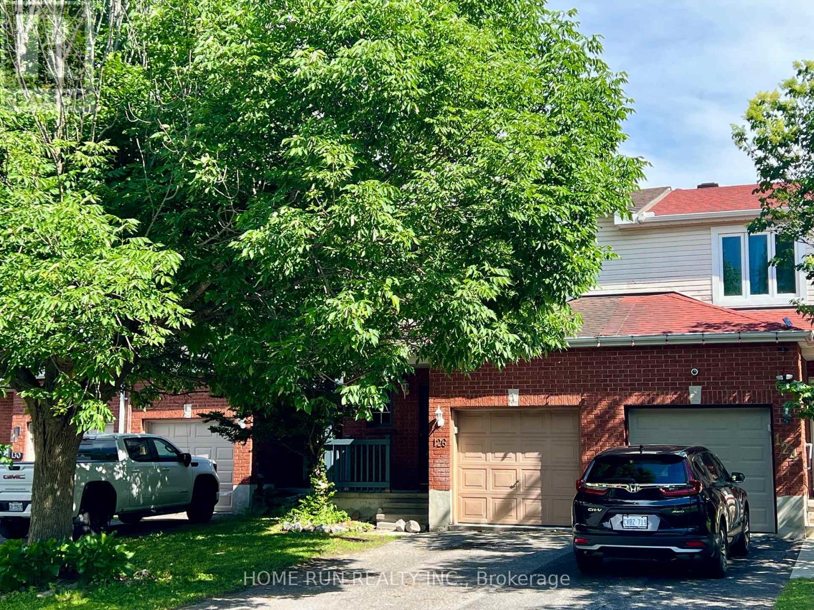 126 DAVENTRY CRESCENT, Ottawa, Ontario