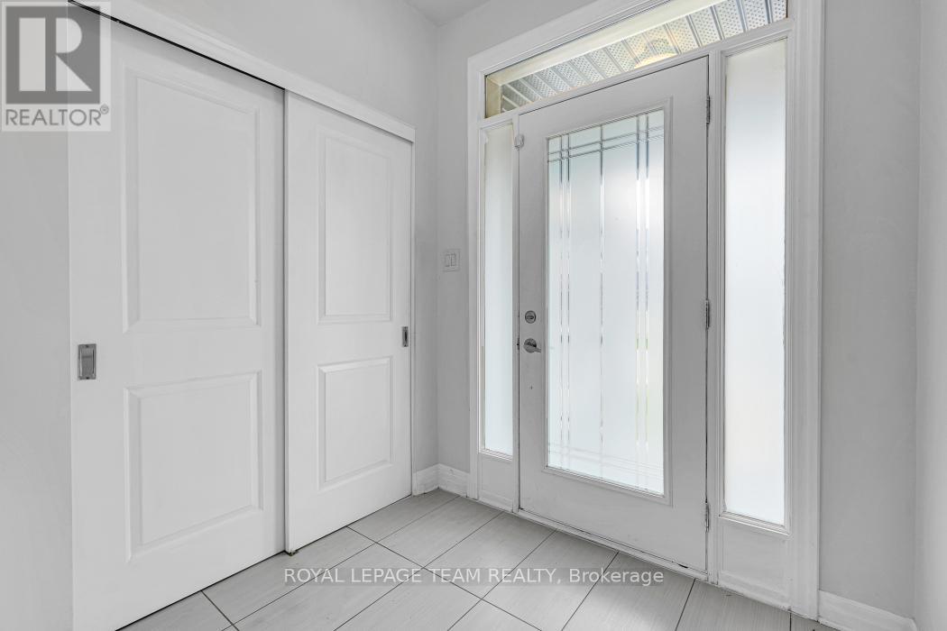 174 Hawkshaw Crescent, Ottawa, Ontario  K2J 0J7 - Photo 5 - X13470506