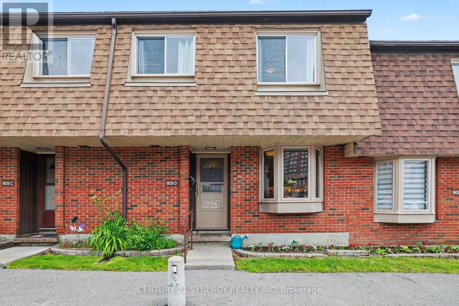 909d Elmsmere Road, Ottawa, Ontario  K1J 8G4 - Photo 1 - X13470734