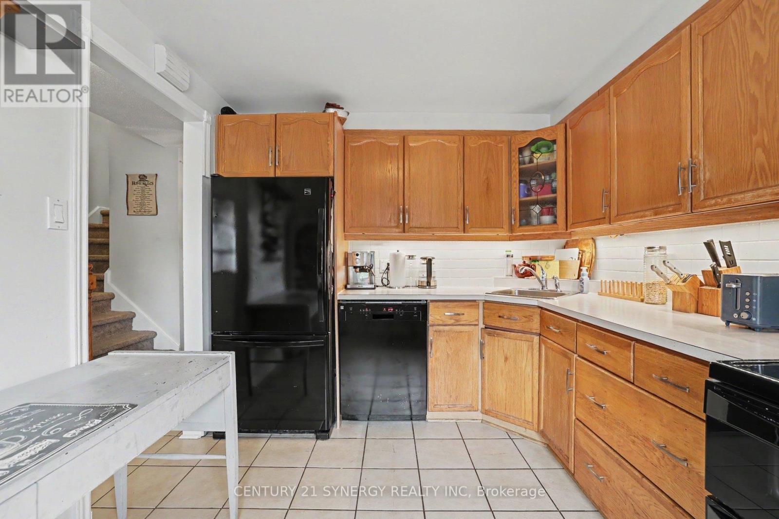 909d Elmsmere Road, Ottawa, Ontario  K1J 8G4 - Photo 5 - X13470734
