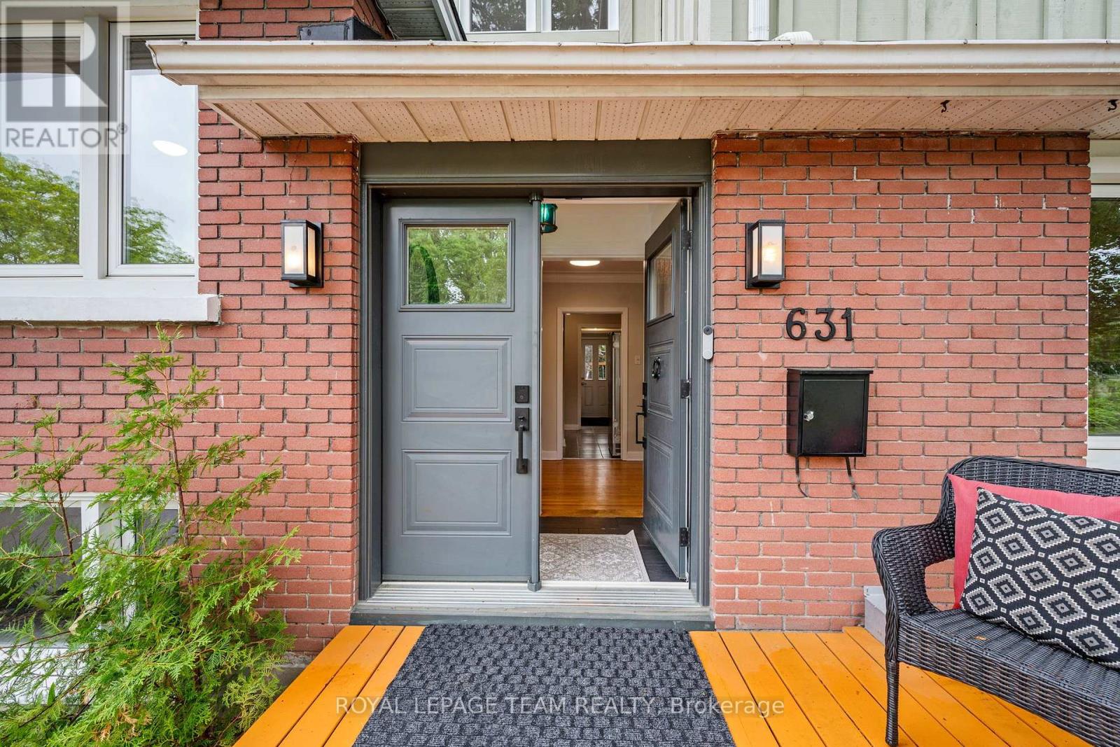 631 Courtenay Avenue, Ottawa, Ontario  K2A 3B6 - Photo 4 - X13470792