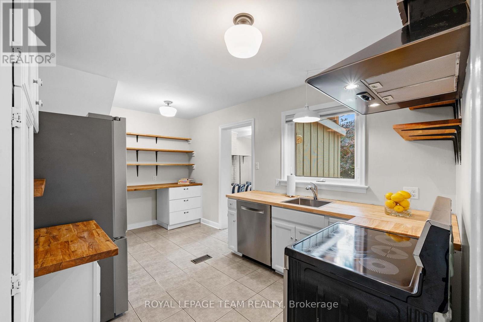 631 Courtenay Avenue, Ottawa, Ontario  K2A 3B6 - Photo 9 - X13470792