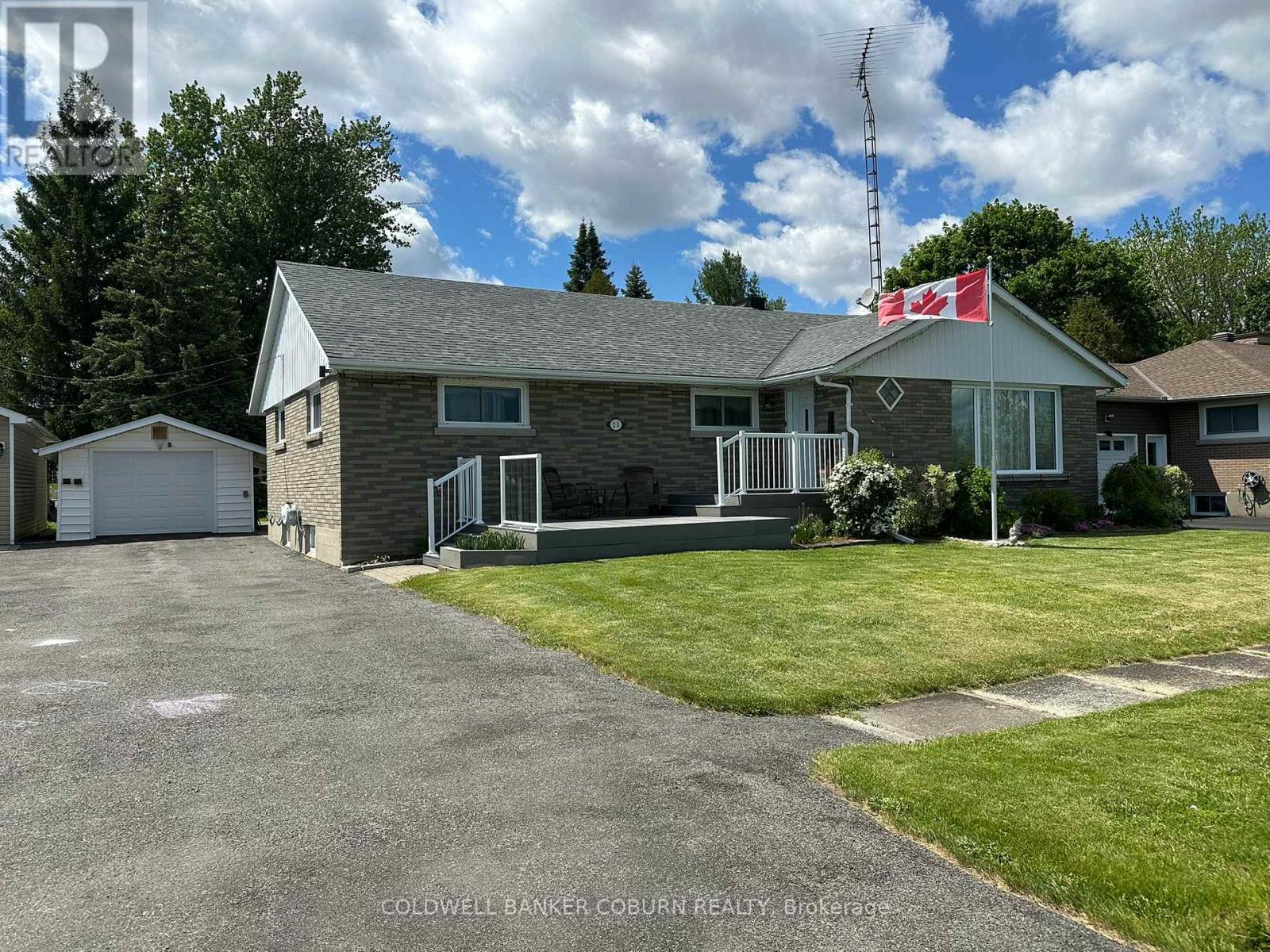 20 ELIZABETH DRIVE, South Dundas, Ontario