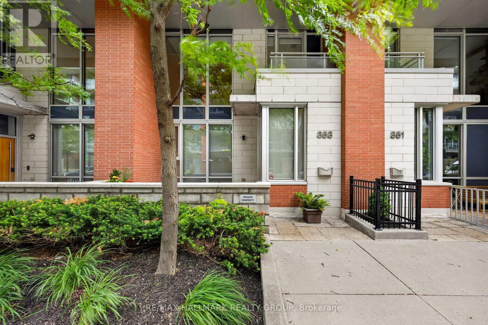 353 Mcleod Street, Ottawa, Ontario  K2P 1A2 - Photo 1 - X13471030