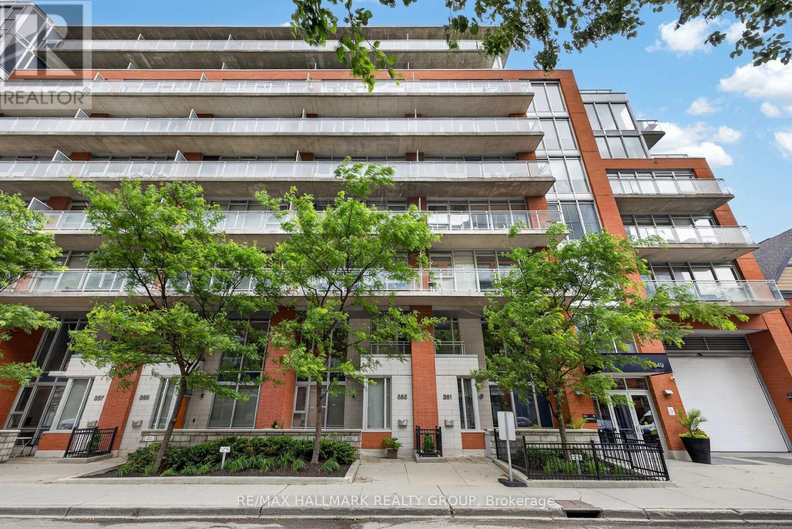 353 Mcleod Street, Ottawa, Ontario  K2P 1A2 - Photo 2 - X13471030