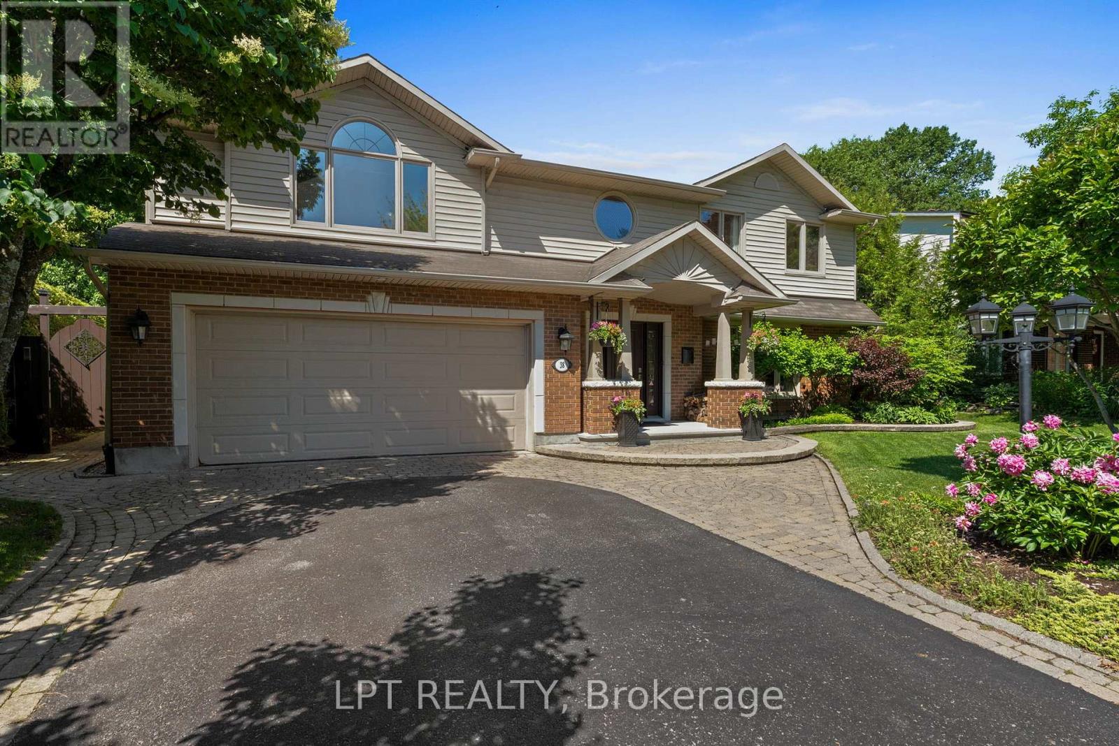 38 Glendenning Drive, Ottawa, Ontario  K2H 7Y9 - Photo 2 - X13471406