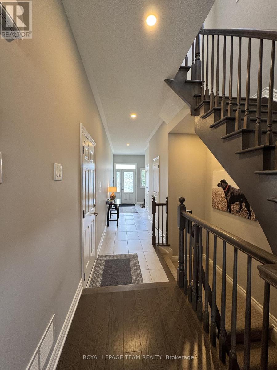 1162 Beckett Crescent, Ottawa, Ontario  K2S 0Z2 - Photo 2 - X13471734