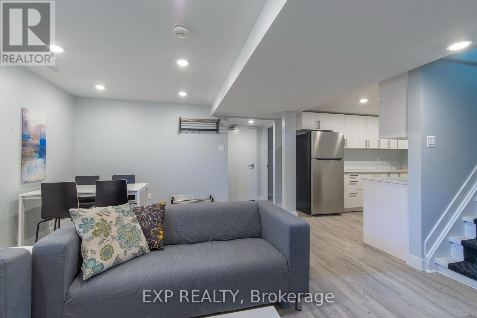1057 Falaise Road, Ottawa, Ontario  K2C 0M6 - Photo 3 - X13471742