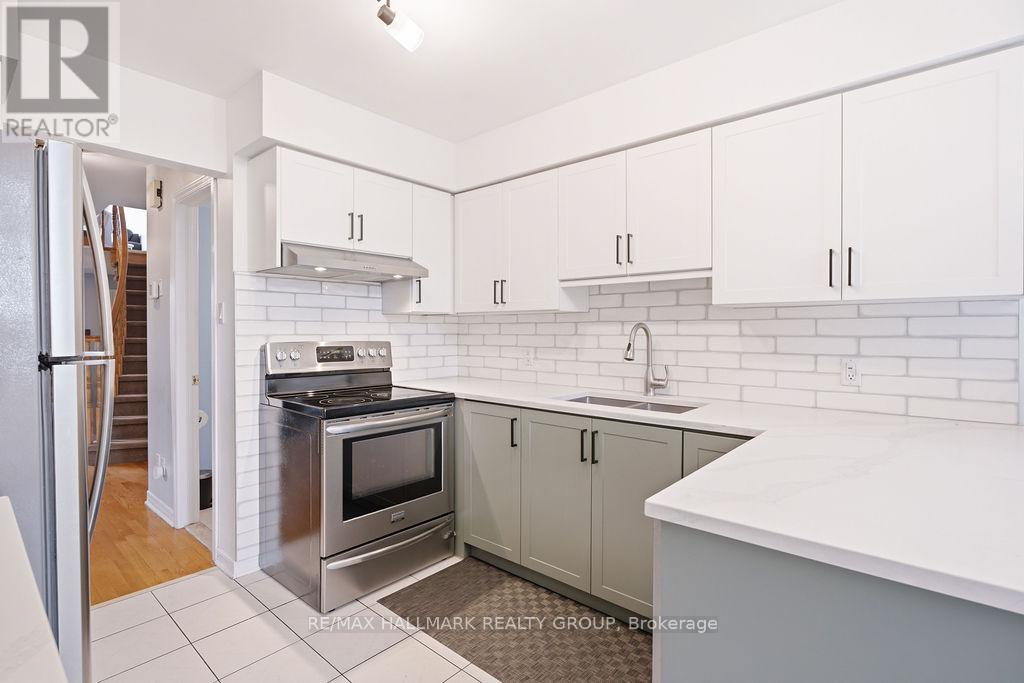 1542 Tonilee Drive, Ottawa, Ontario  K1J 1C1 - Photo 14 - X13471760