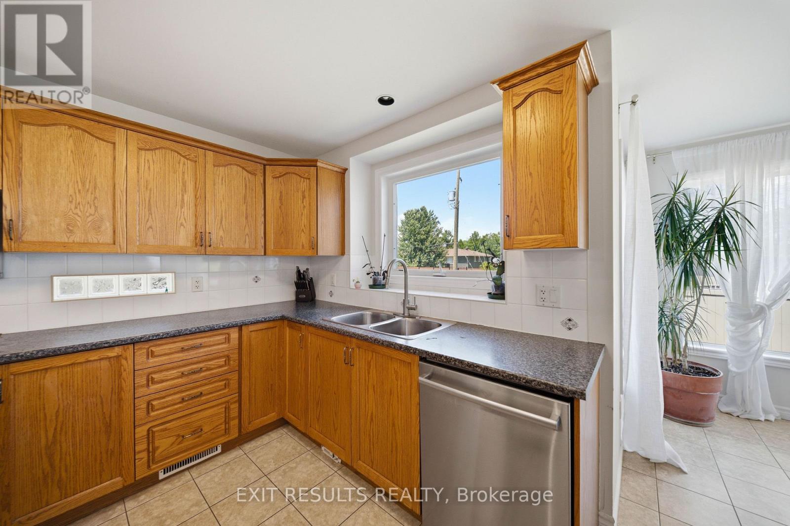 5b Kemp Drive, Ottawa, Ontario  K1T 3W9 - Photo 13 - X13472400
