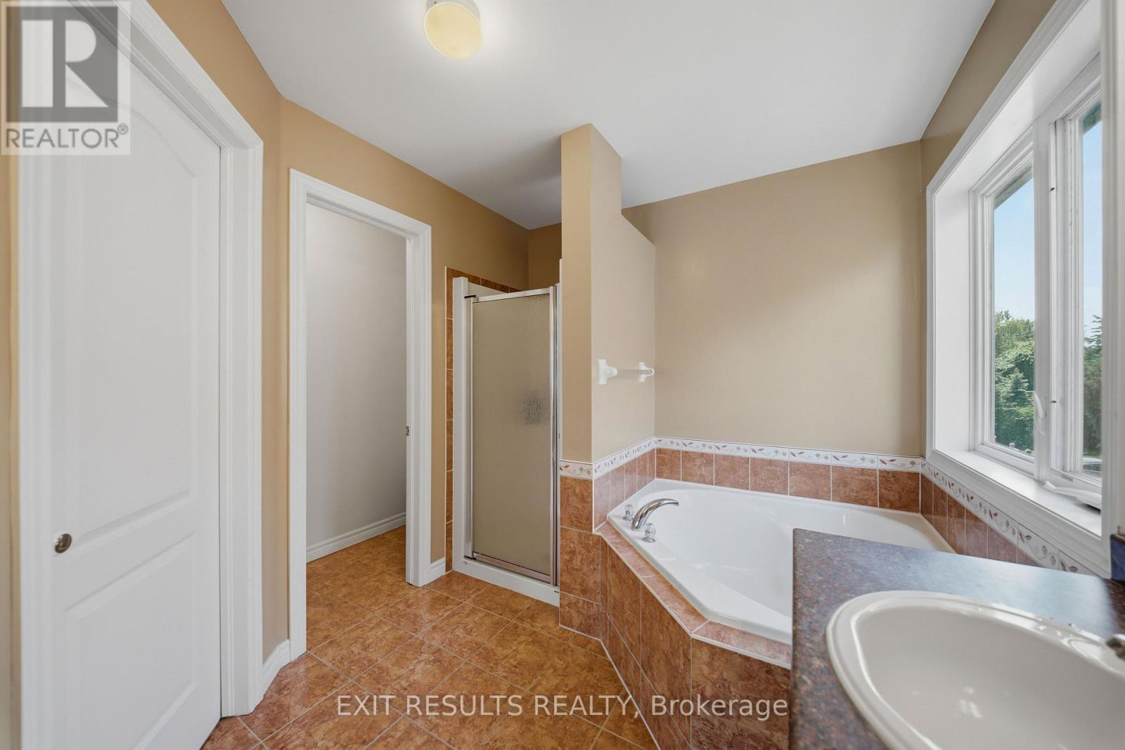 5b Kemp Drive, Ottawa, Ontario  K1T 3W9 - Photo 26 - X13472400