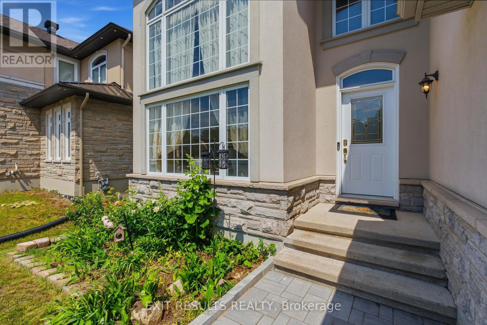 5b Kemp Drive, Ottawa, Ontario  K1T 3W9 - Photo 3 - X13472400