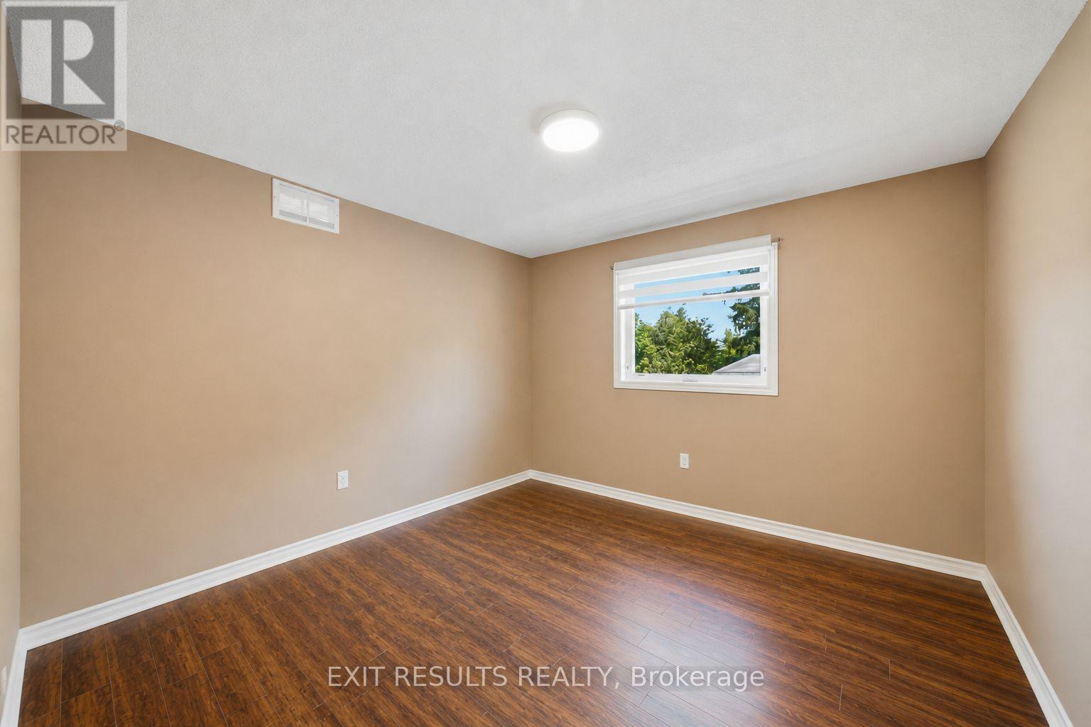 5b Kemp Drive, Ottawa, Ontario  K1T 3W9 - Photo 31 - X13472400