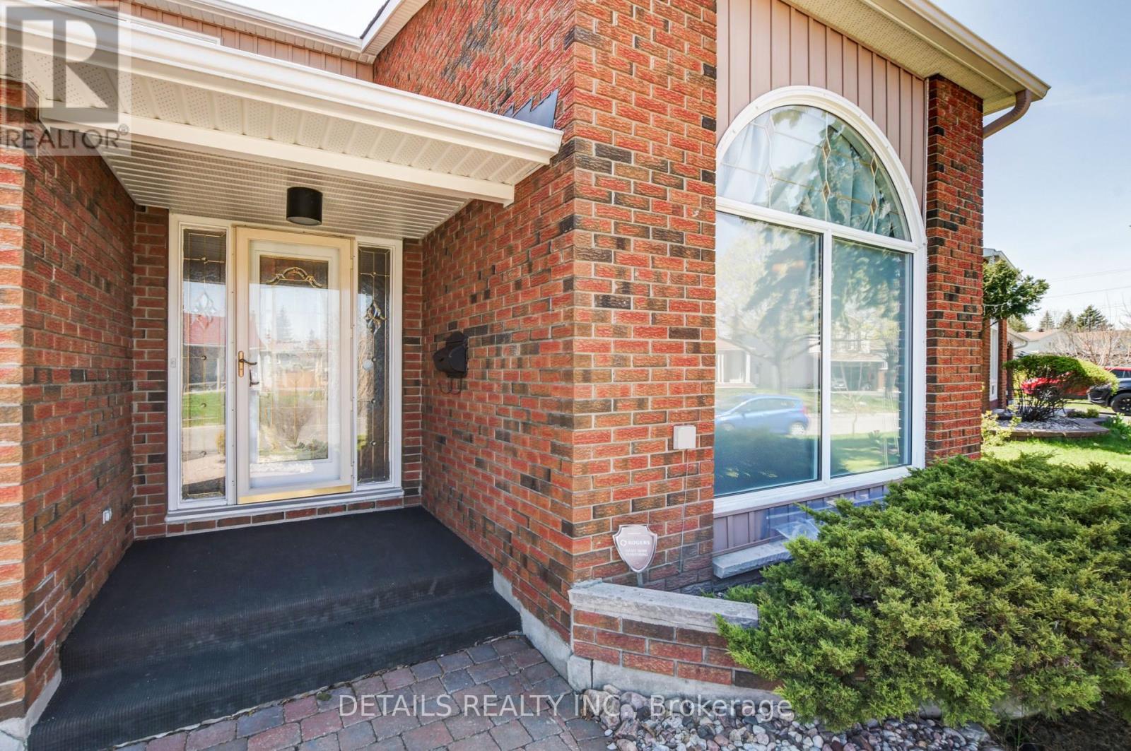 4388 Whittaker Crescent, Ottawa, Ontario  K1B 4P2 - Photo 2 - X13472562