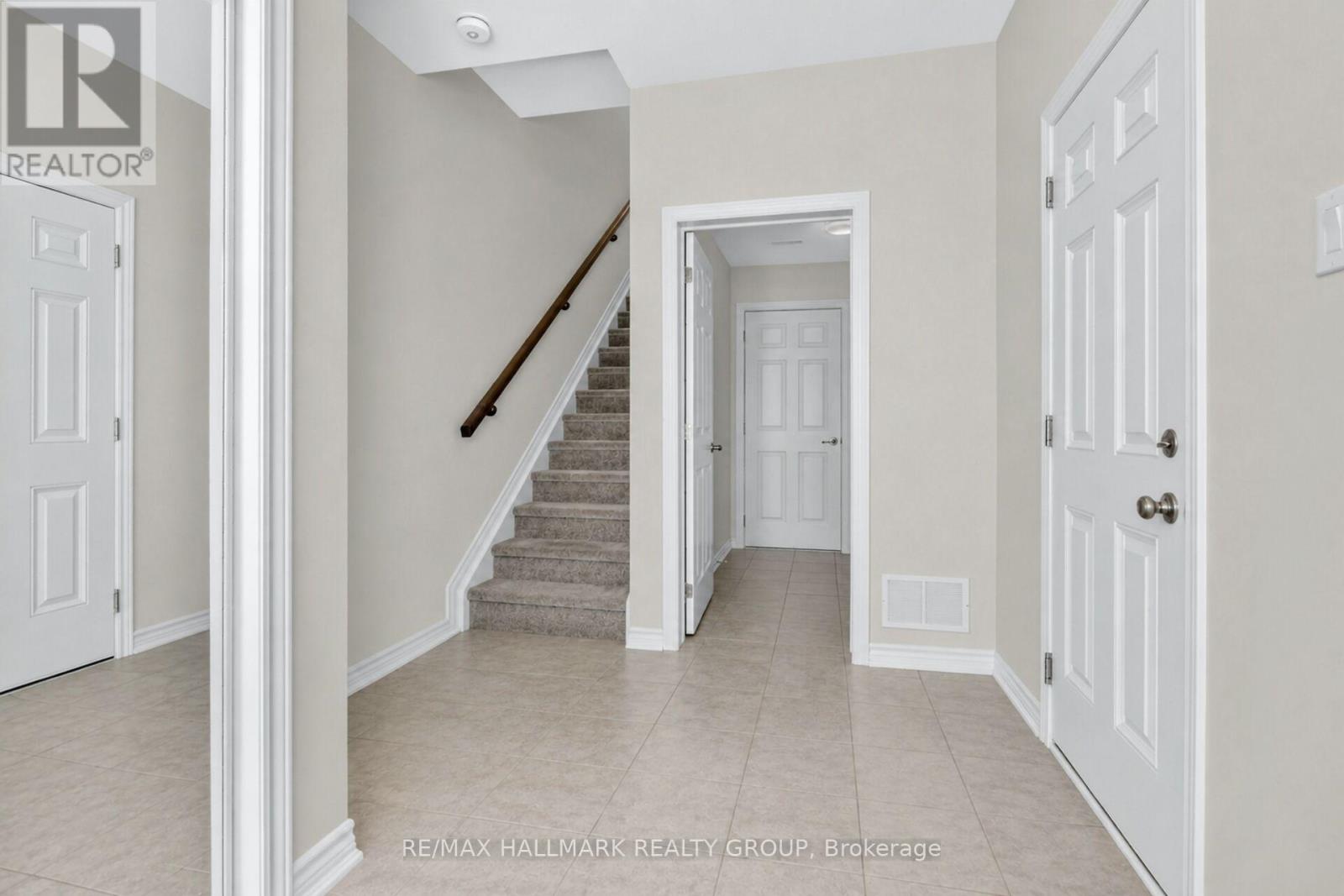 235 Hibernian Walk, Ottawa, Ontario  K2V 0R6 - Photo 4 - X13473998