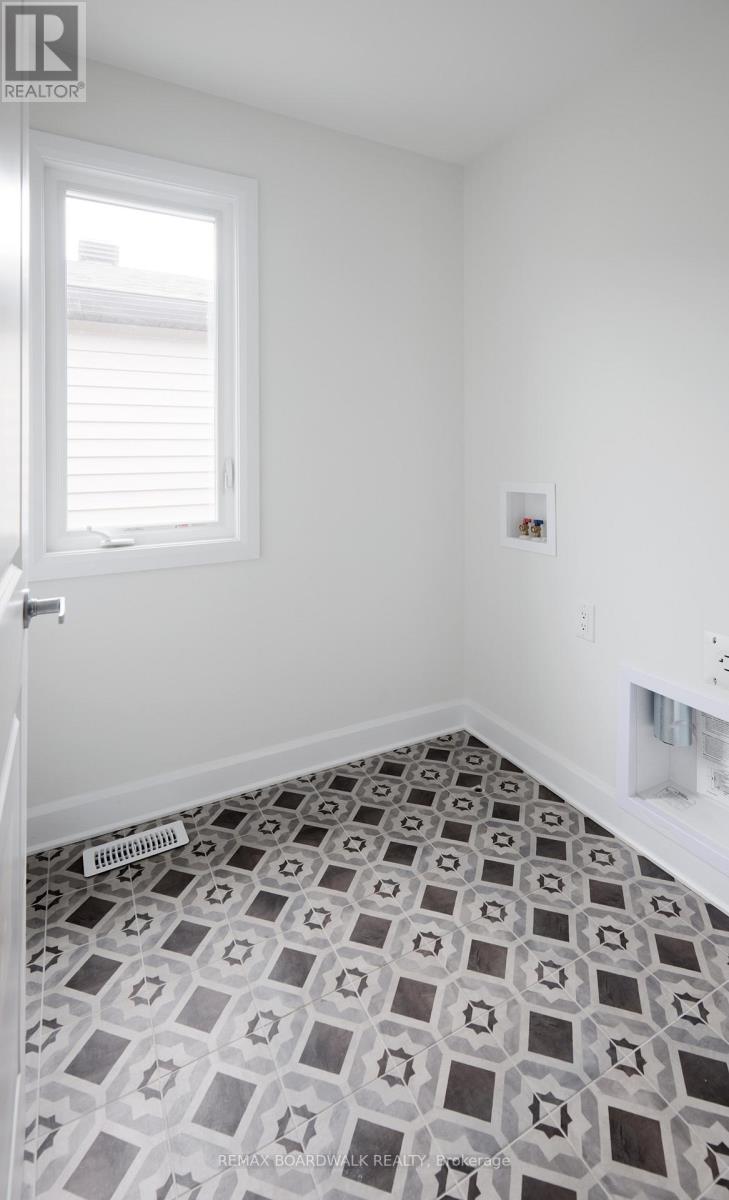 592 Roundhouse Crescent, Ottawa, Ontario  K2S 1K4 - Photo 26 - X13474228