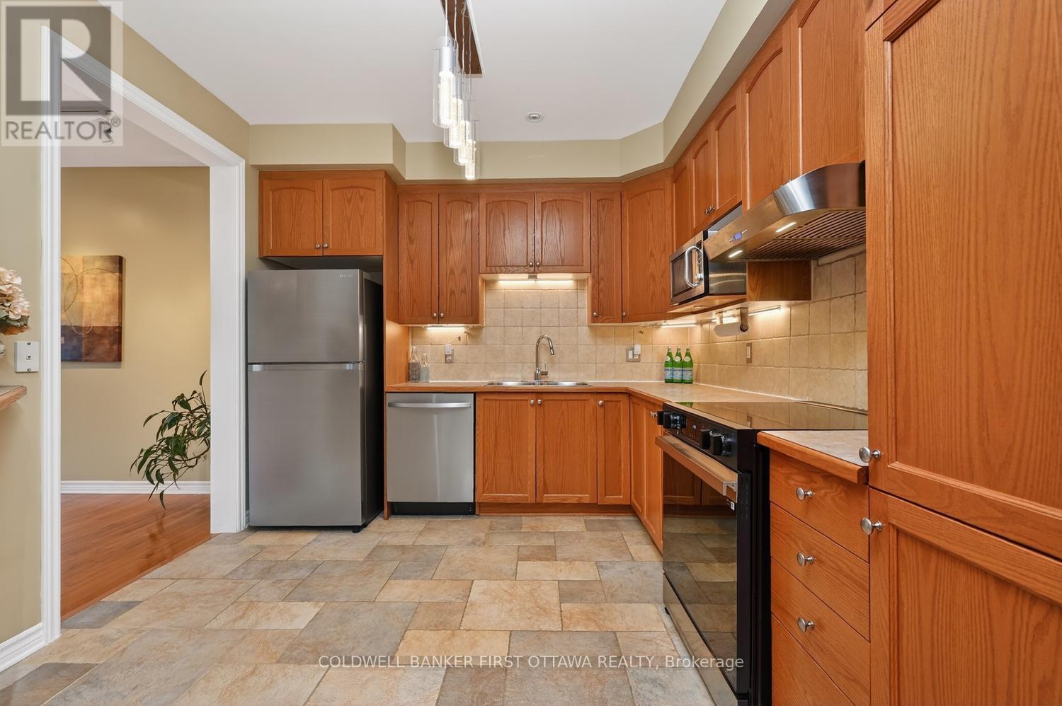 102 Windance Crescent, Ottawa, Ontario  K2W 0A7 - Photo 2 - X13475080