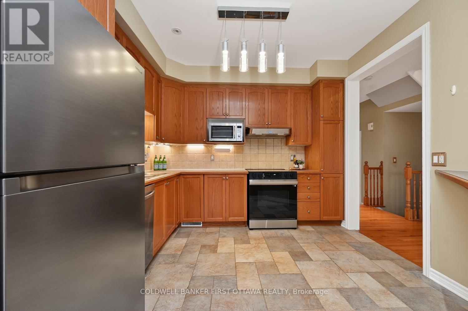 102 Windance Crescent, Ottawa, Ontario  K2W 0A7 - Photo 3 - X13475080