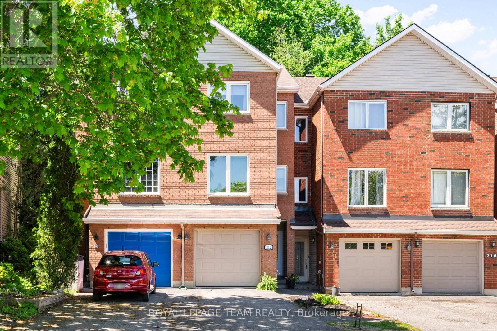 212 PROVENDER AVENUE, Ottawa, Ontario