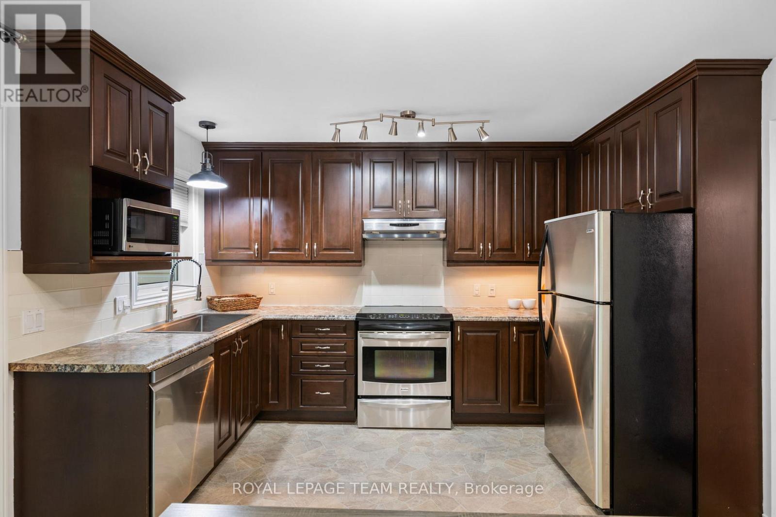 212 Provender Avenue, Ottawa, Ontario  K1K 4N7 - Photo 16 - X13475254