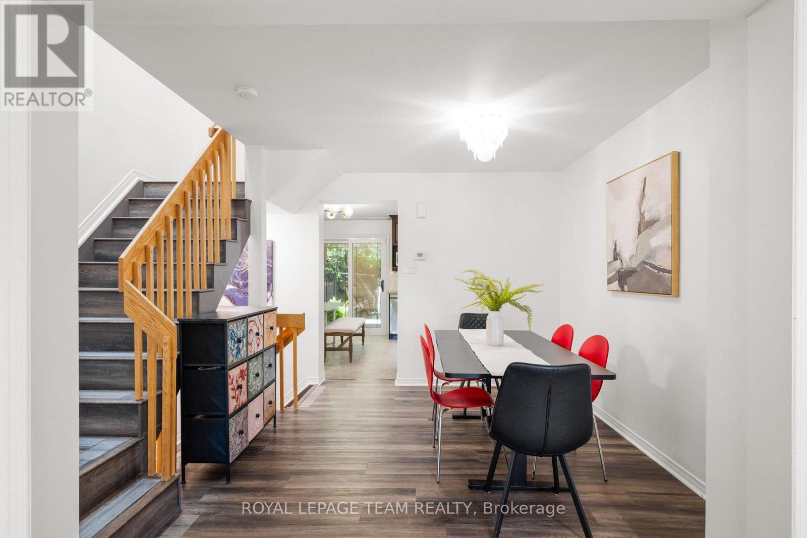 212 Provender Avenue, Ottawa, Ontario  K1K 4N7 - Photo 3 - X13475254
