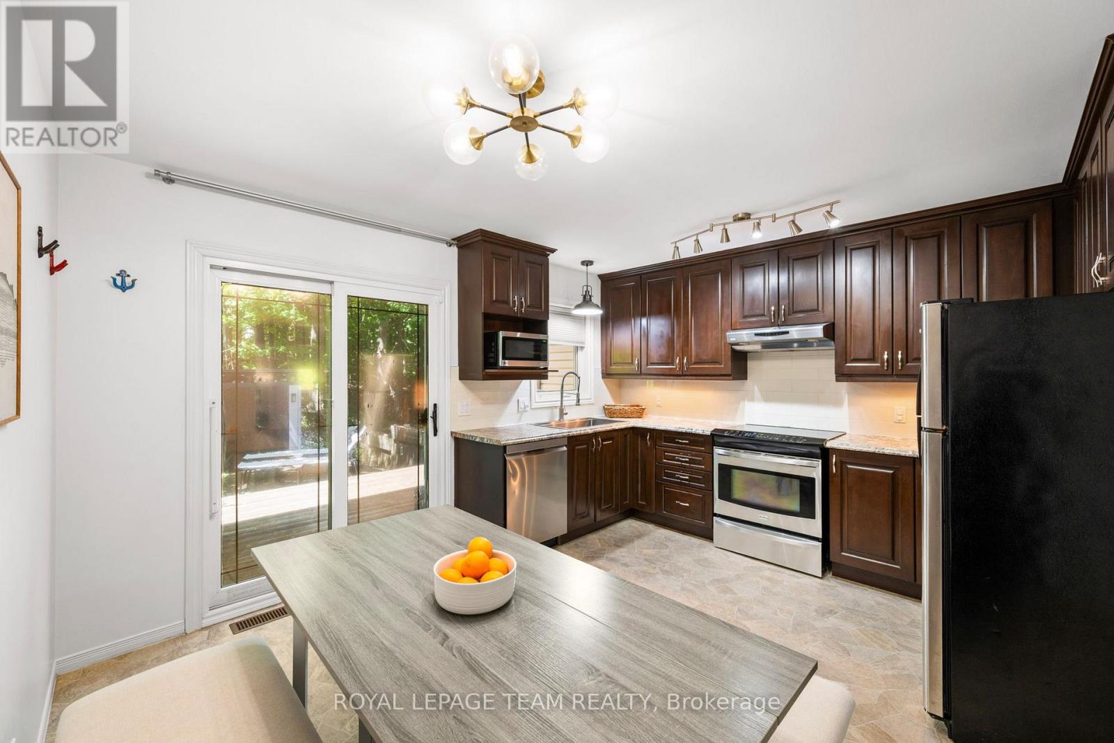 212 Provender Avenue, Ottawa, Ontario  K1K 4N7 - Photo 4 - X13475254
