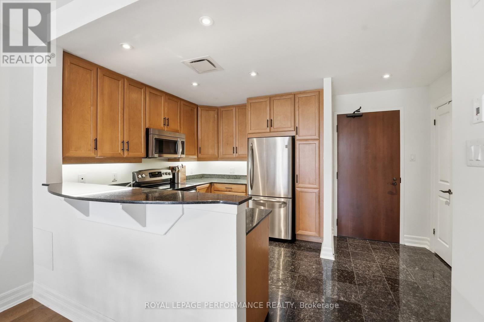 312 - 320 Mcleod Street, Ottawa, Ontario  K2P 1A3 - Photo 5 - X13475584