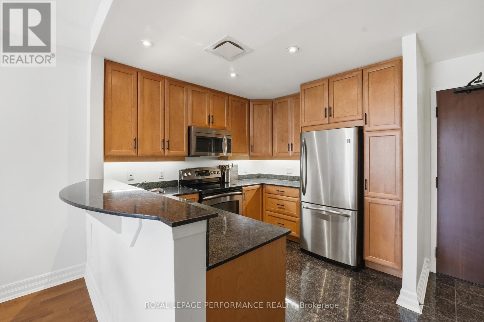 312 - 320 Mcleod Street, Ottawa, Ontario  K2P 1A3 - Photo 6 - X13475584