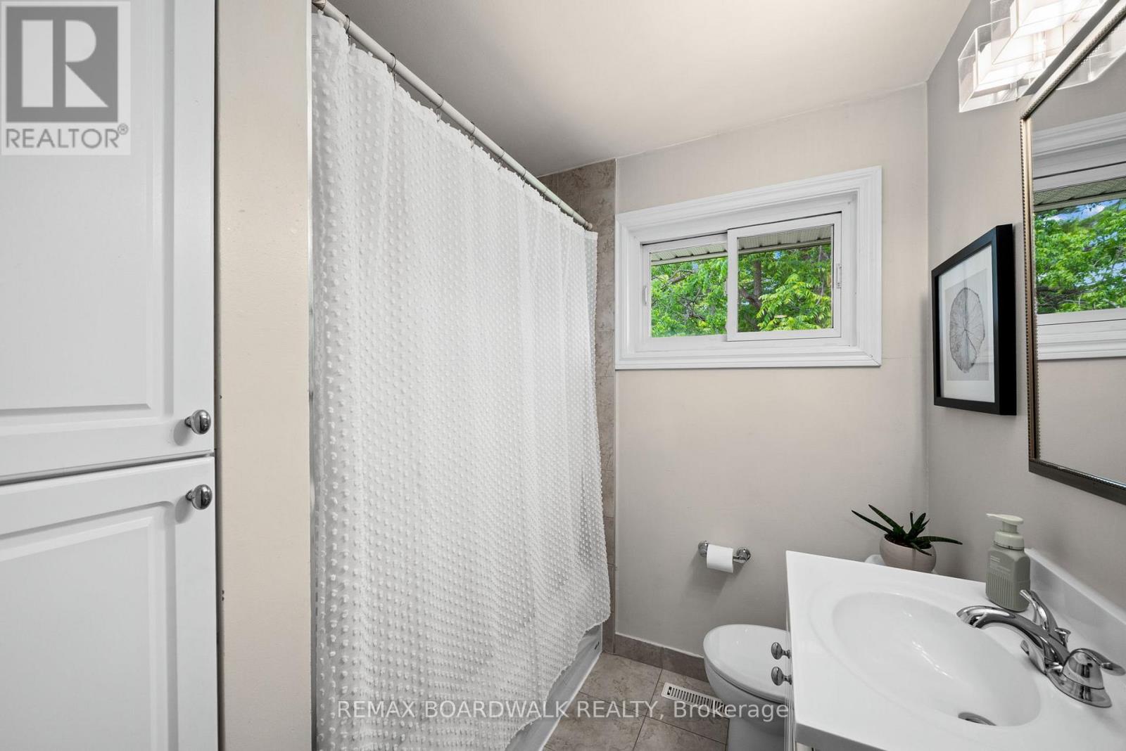 1311 Adirondack Drive, Ottawa, Ontario  K2C 2V7 - Photo 17 - X13475638