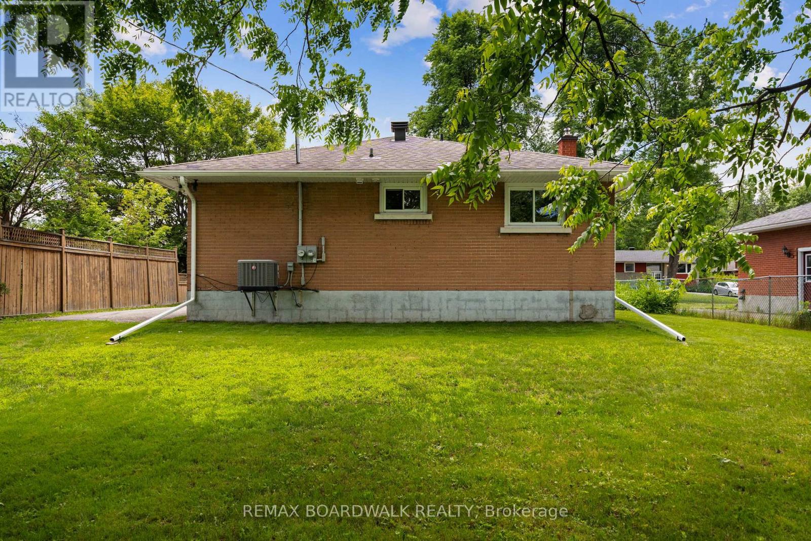 1311 Adirondack Drive, Ottawa, Ontario  K2C 2V7 - Photo 26 - X13475638