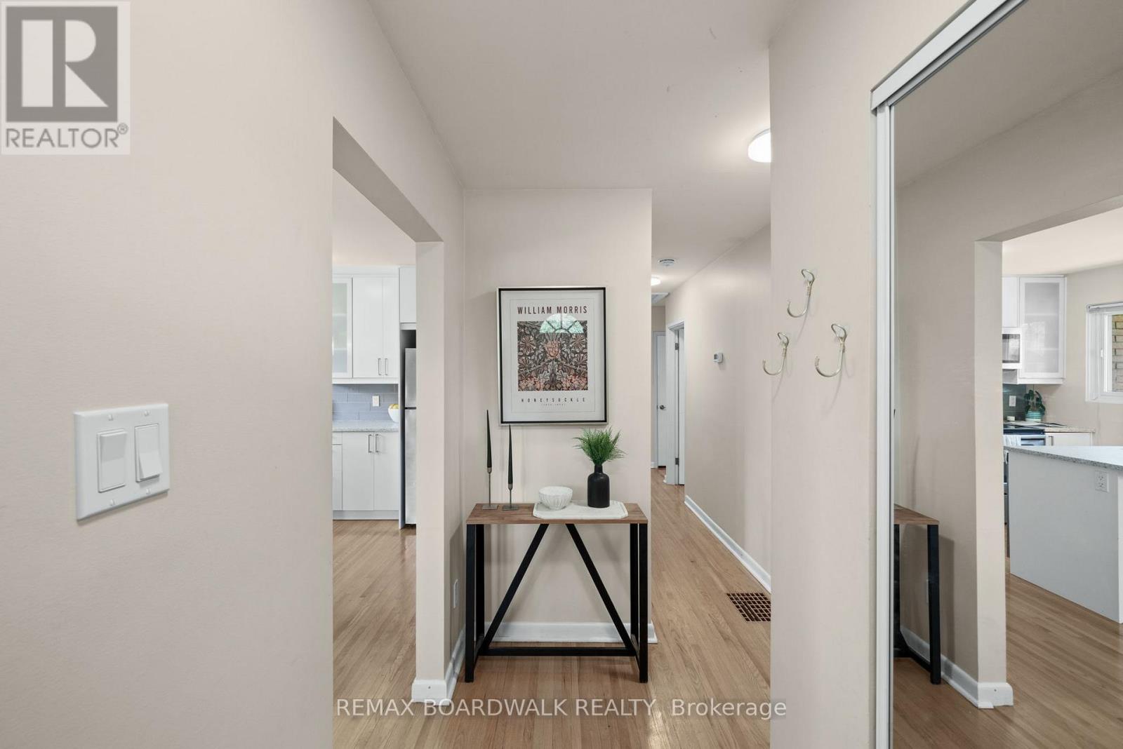 1311 Adirondack Drive, Ottawa, Ontario  K2C 2V7 - Photo 4 - X13475638