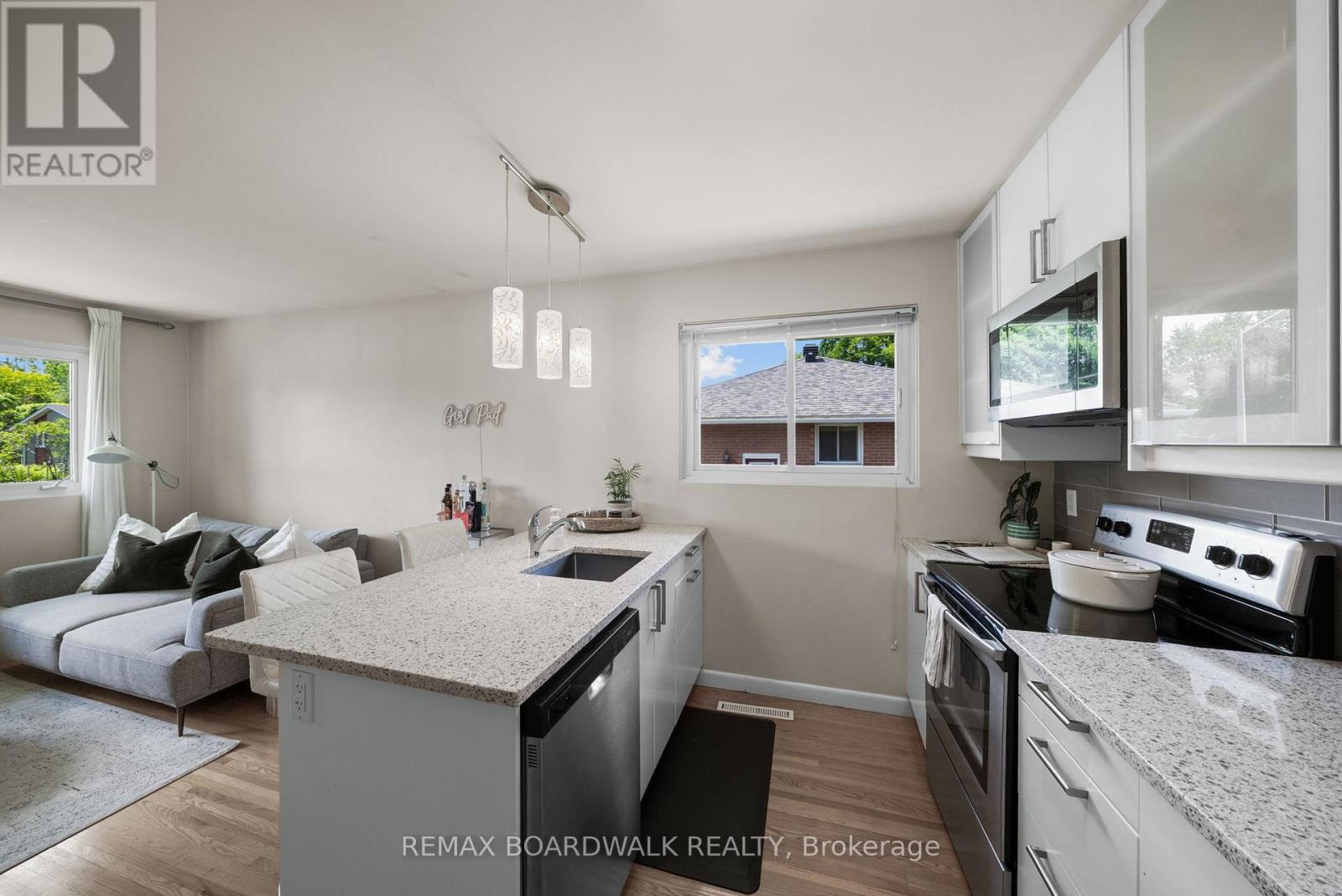 1311 Adirondack Drive, Ottawa, Ontario  K2C 2V7 - Photo 6 - X13475638