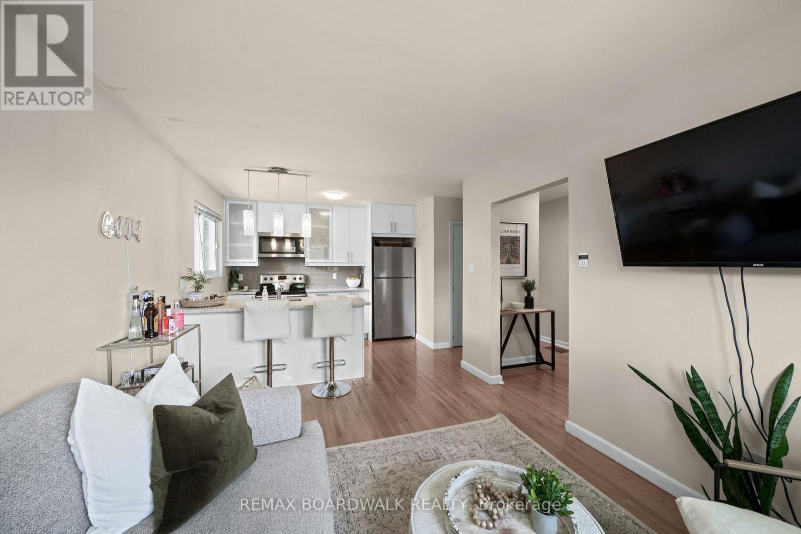 1311 Adirondack Drive, Ottawa, Ontario  K2C 2V7 - Photo 9 - X13475638