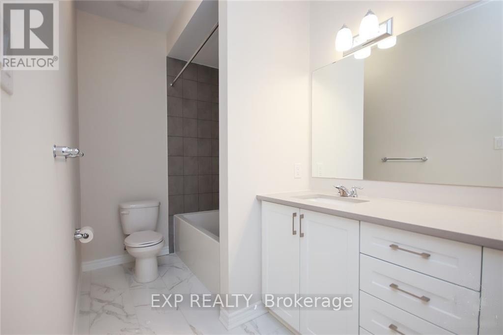 808 Mikinak Road, Ottawa, Ontario  K1K 5A5 - Photo 15 - X13475716