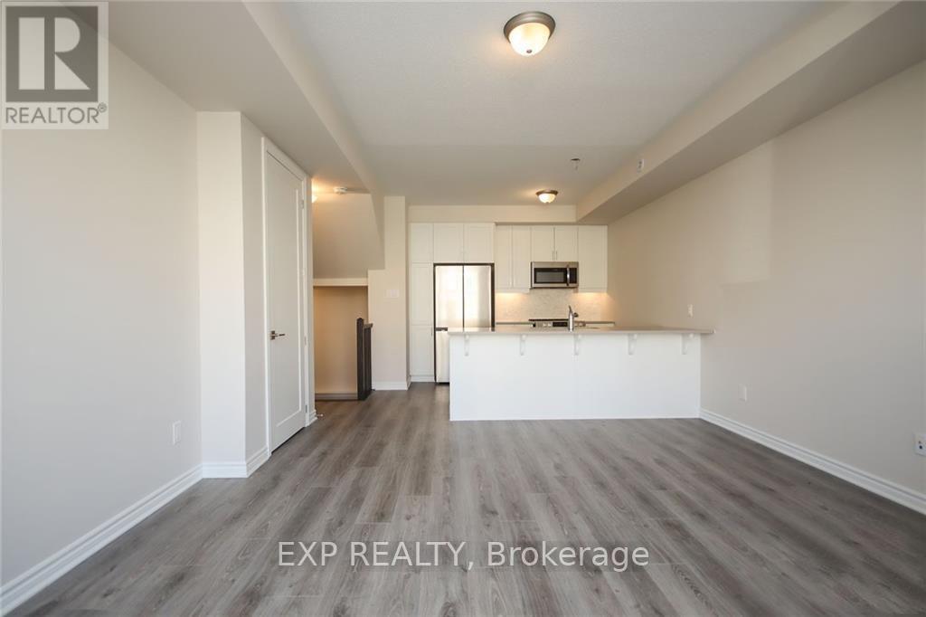 808 Mikinak Road, Ottawa, Ontario  K1K 5A5 - Photo 5 - X13475716