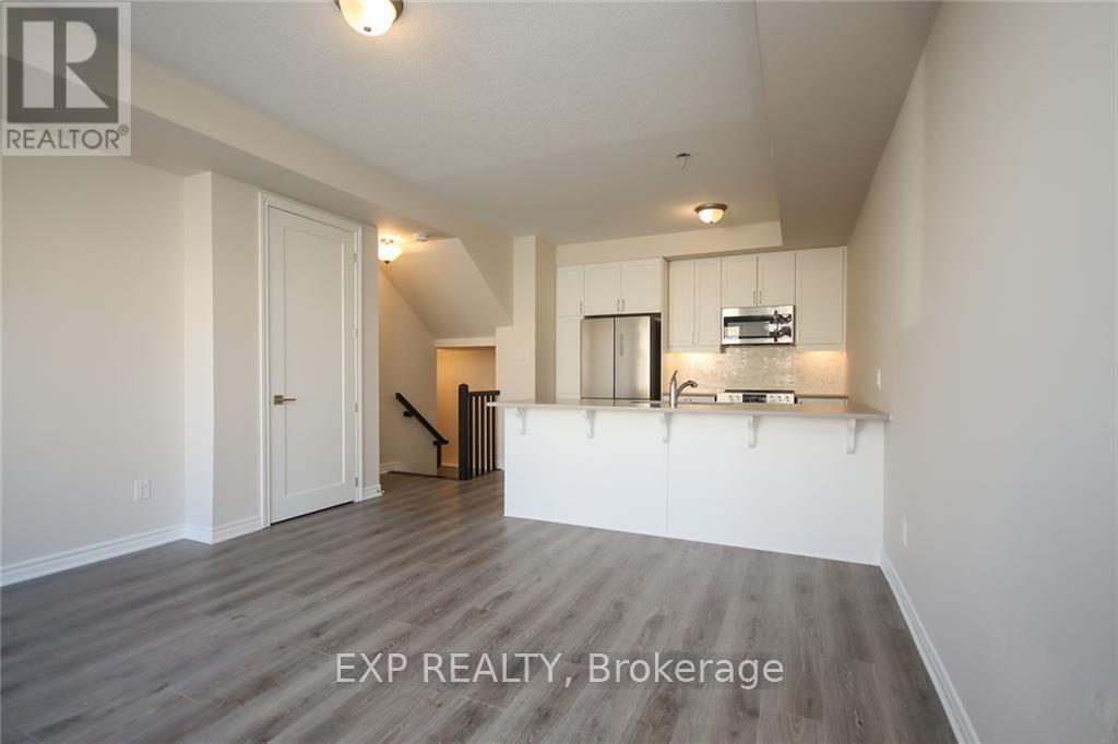 808 Mikinak Road, Ottawa, Ontario  K1K 5A5 - Photo 7 - X13475716