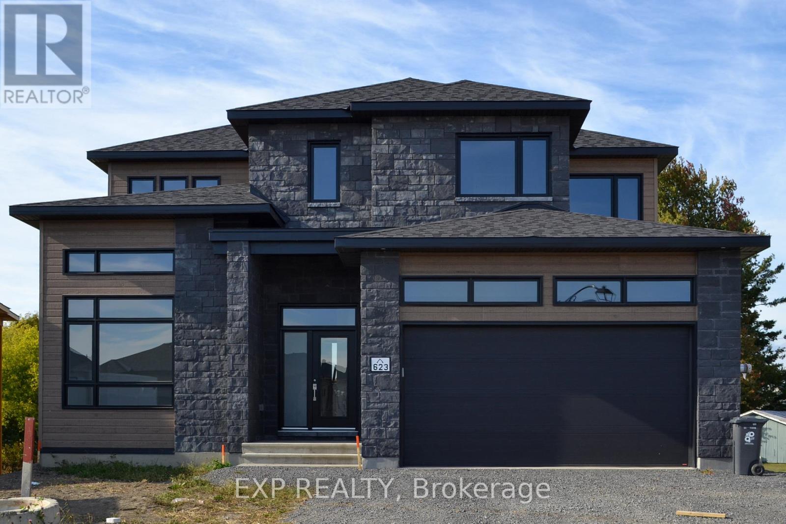 623 Montessor Crescent, Alfred And Plantagenet, Ontario   - Photo 1 - X13475742