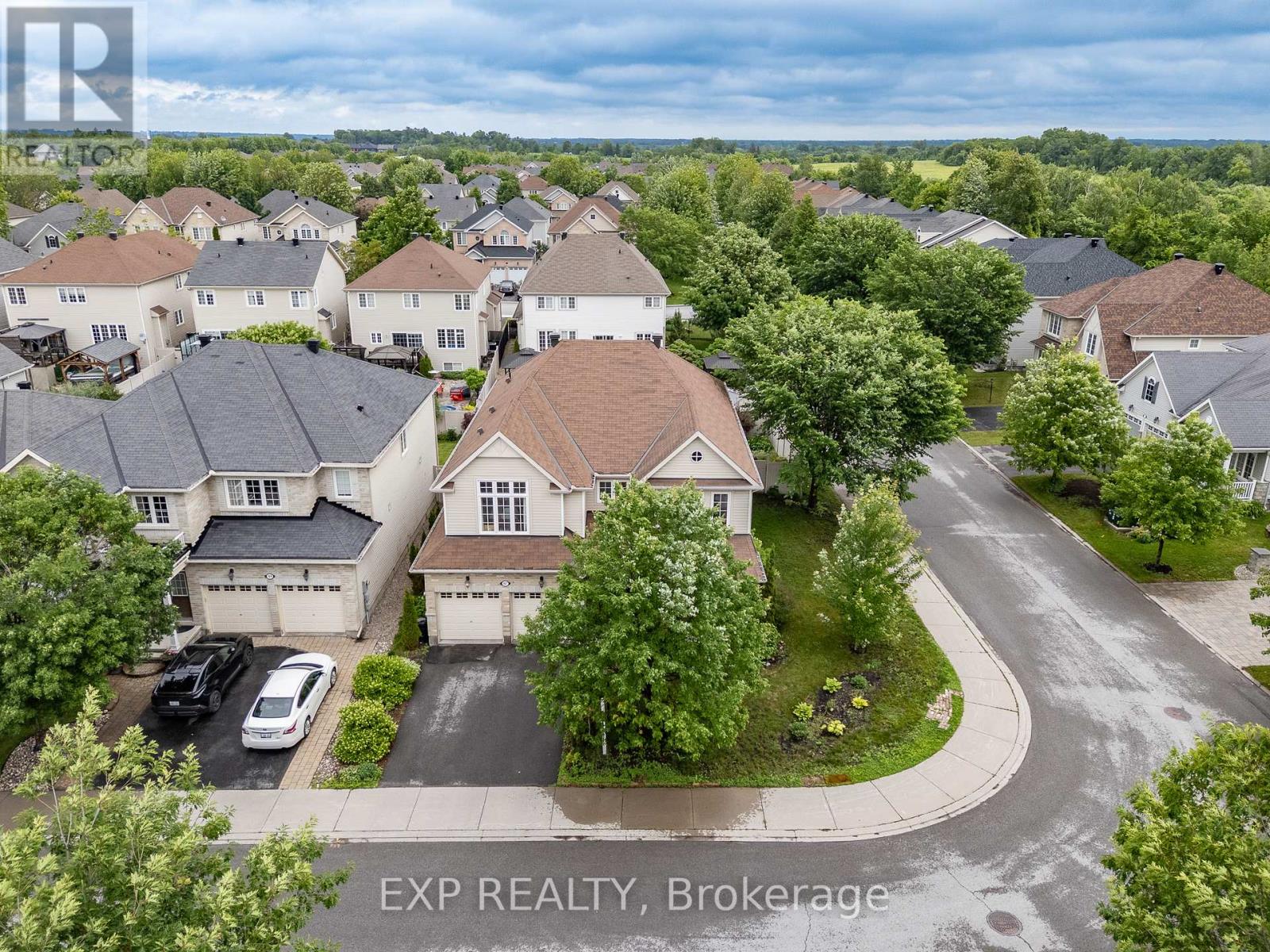167 CHENOA WAY, Ottawa, Ontario