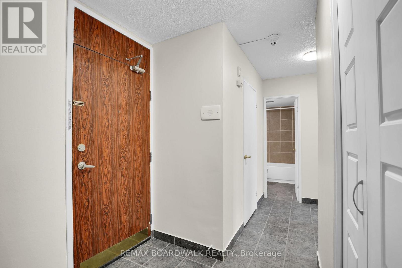 115 - 2020 Jasmine Crescent, Ottawa, Ontario  K1J 8K5 - Photo 6 - X13476464