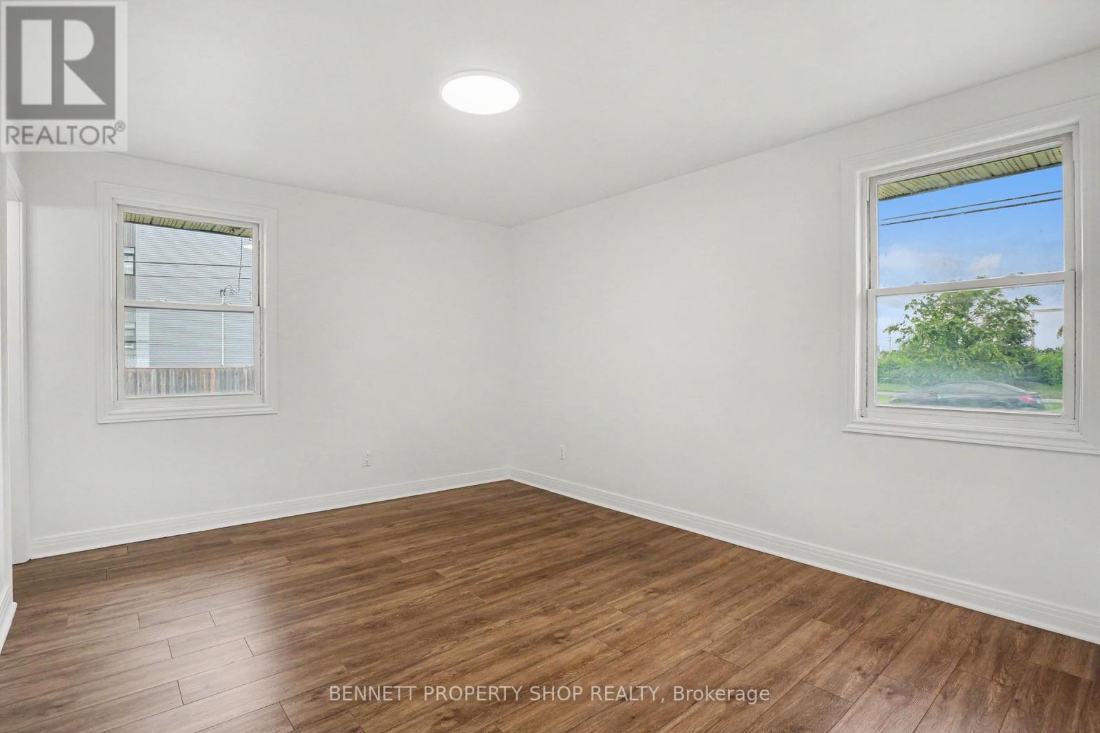 1305 Avenue N Avenue, Ottawa, Ontario  K1G 0A7 - Photo 11 - X13476716