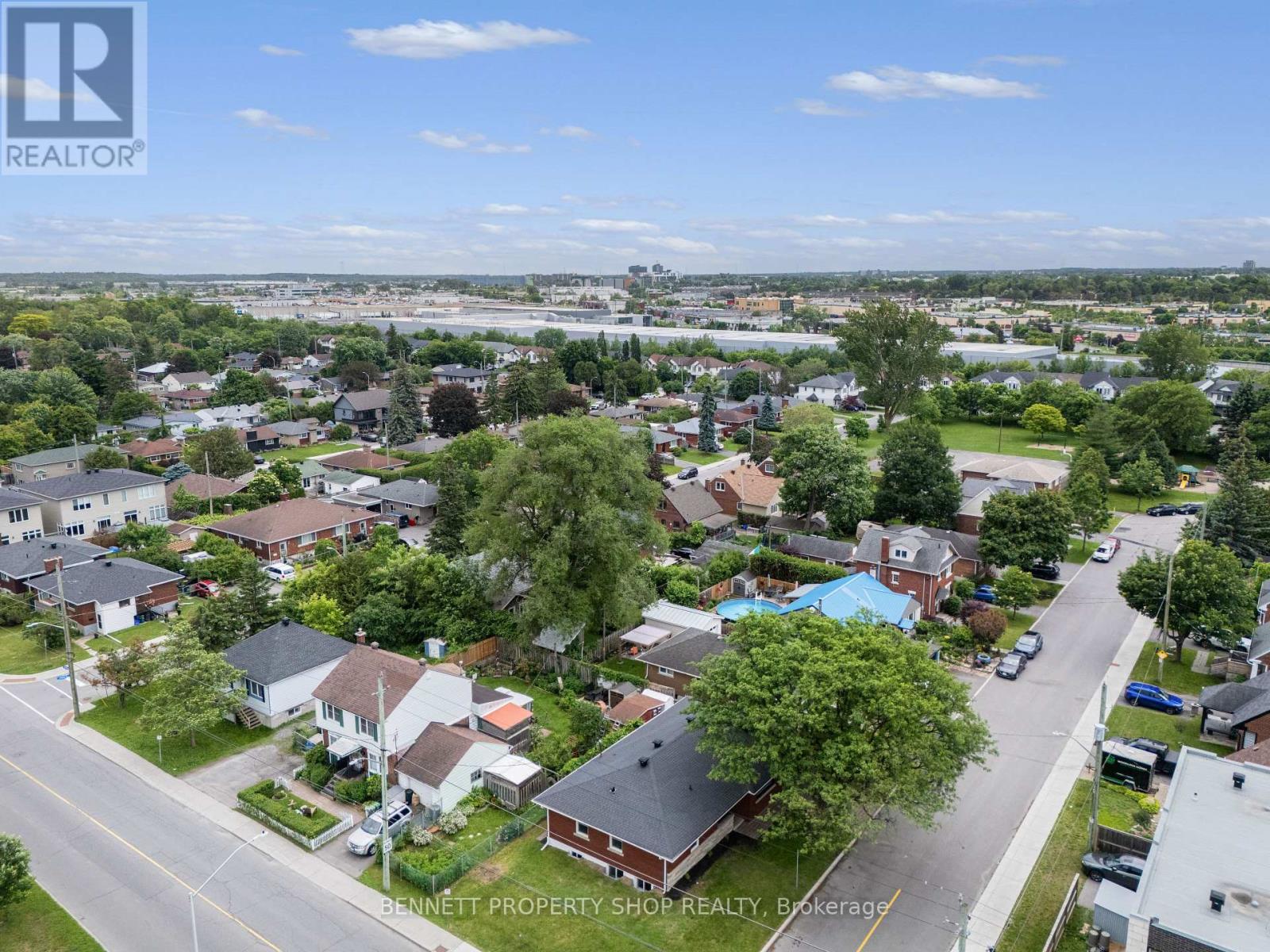 1305 Avenue N Avenue, Ottawa, Ontario  K1G 0A7 - Photo 2 - X13476716